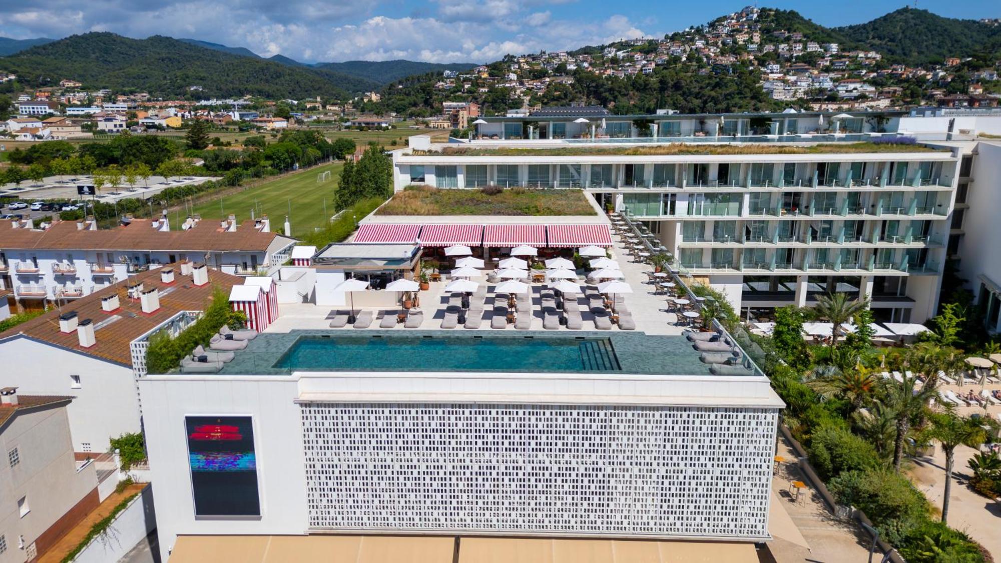 Atzavara Hotel & Spa Santa Susanna Eksteriør billede Aerial view of the hotel