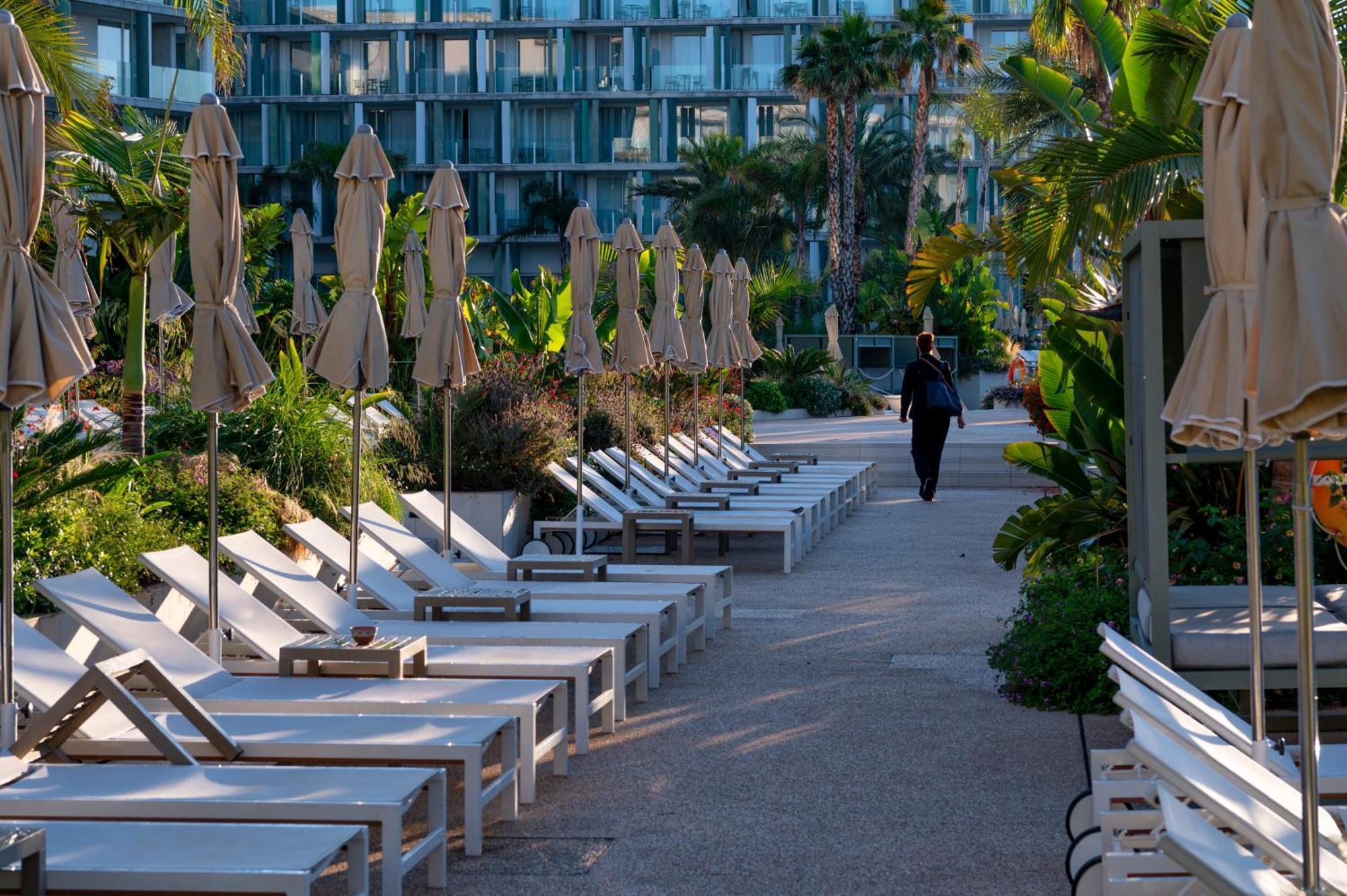 Atzavara Hotel & Spa Santa Susanna Eksteriør billede The pool at the W South Beach