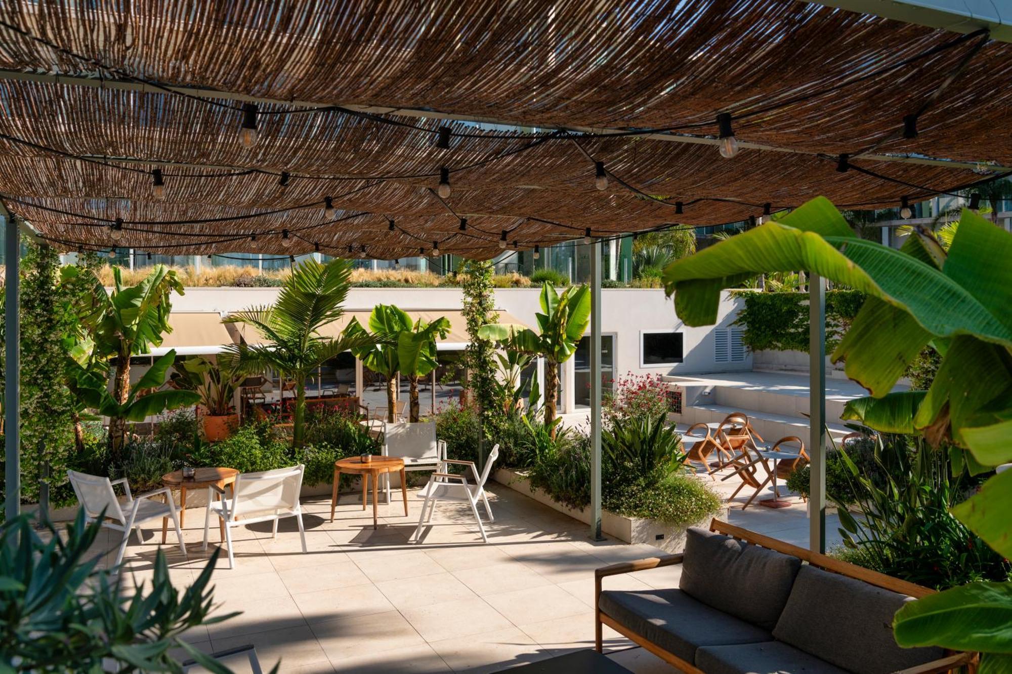 Atzavara Hotel & Spa Santa Susanna Eksteriør billede The rooftop garden