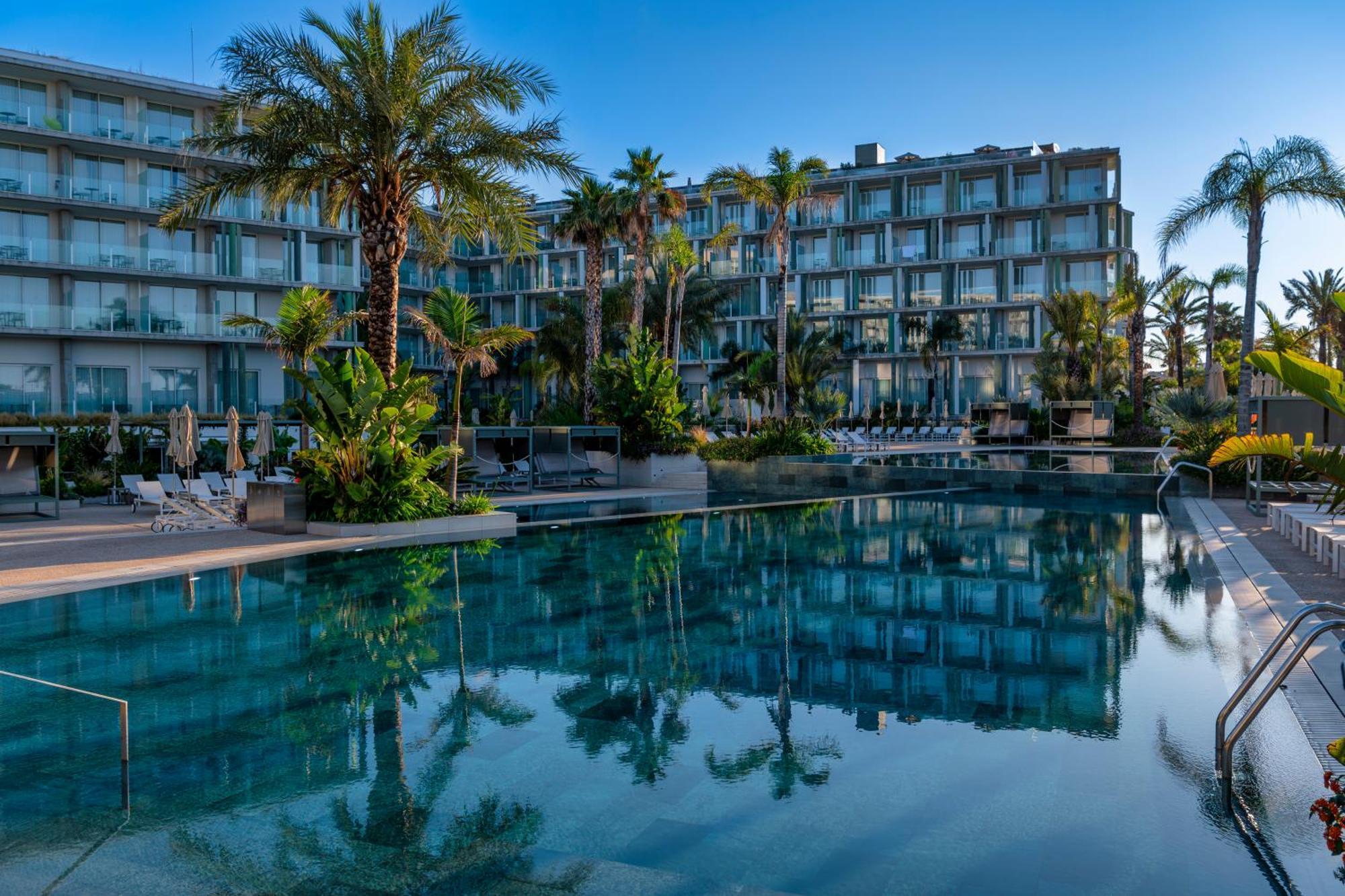 Atzavara Hotel & Spa Santa Susanna Eksteriør billede The hotel's main pool